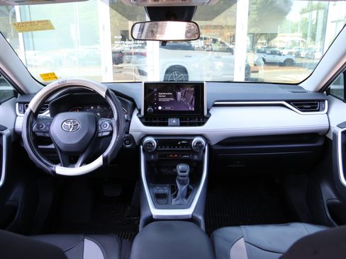 Used 2024 Toyota RAV4 XLE w/ Convenience Package FWD image 13