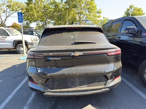 Used 2024 Chevrolet Equinox EV LT FWD image 5