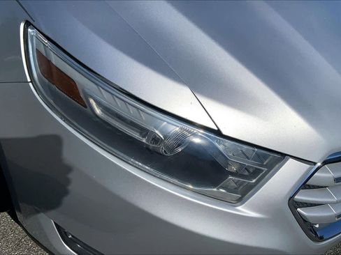 Used 2014 Ford Taurus Limited FWD image 25