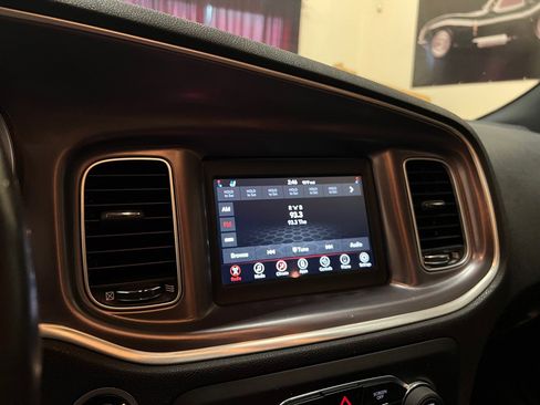 Used 2020 Dodge Charger SXT w/ Leather Interior Group RWD image 28
