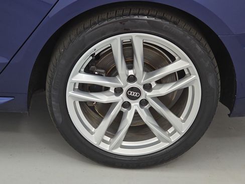 Used 2022 Audi A4 2.0T Premium w/ Convenience Package image 32