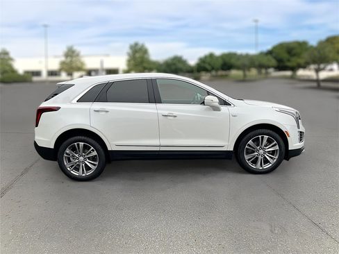 Certified 2025 Cadillac XT5 Premium Luxury image 7