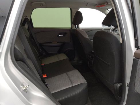 Used 2023 Nissan Rogue SV FWD image 19