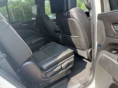 Used 2021 Cadillac Escalade Premium Luxury RWD image 40