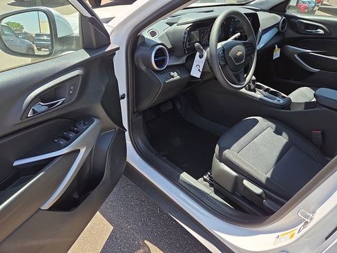 New 2026 Chevrolet Trax LS w/ LS Convenience Package FWD image 10