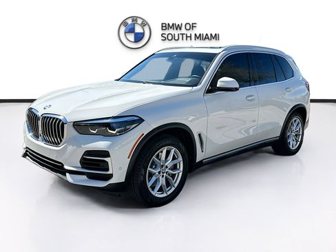 Used 2022 BMW X5 xDrive40i w/ Climate Comfort Package image 3