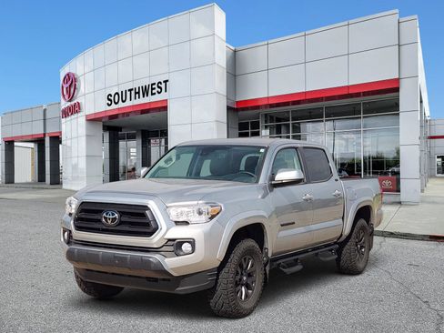 Used 2023 Toyota Tacoma SR5 RWD image 2