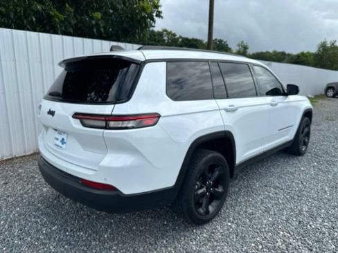 Used 2024 Jeep Grand Cherokee L Altitude RWD image 5