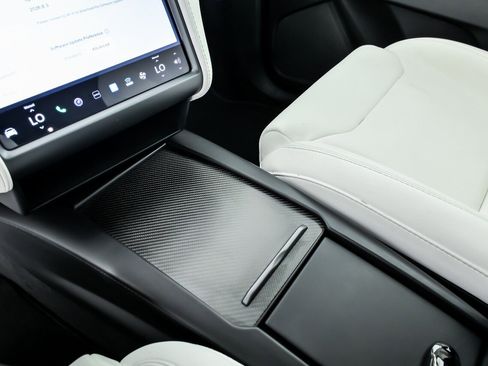 Used 2018 Tesla Model X 75D image 41