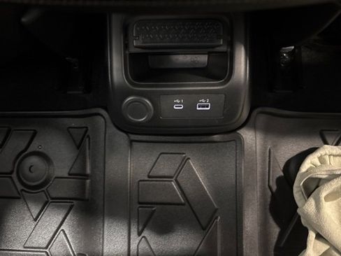 Certified 2025 Nissan Ariya AWD image 24