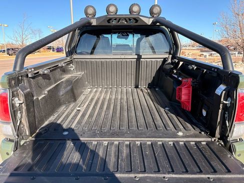 Used 2022 Toyota Tacoma TRD Off-Road w/ TRD Premium Off Road Package image 32