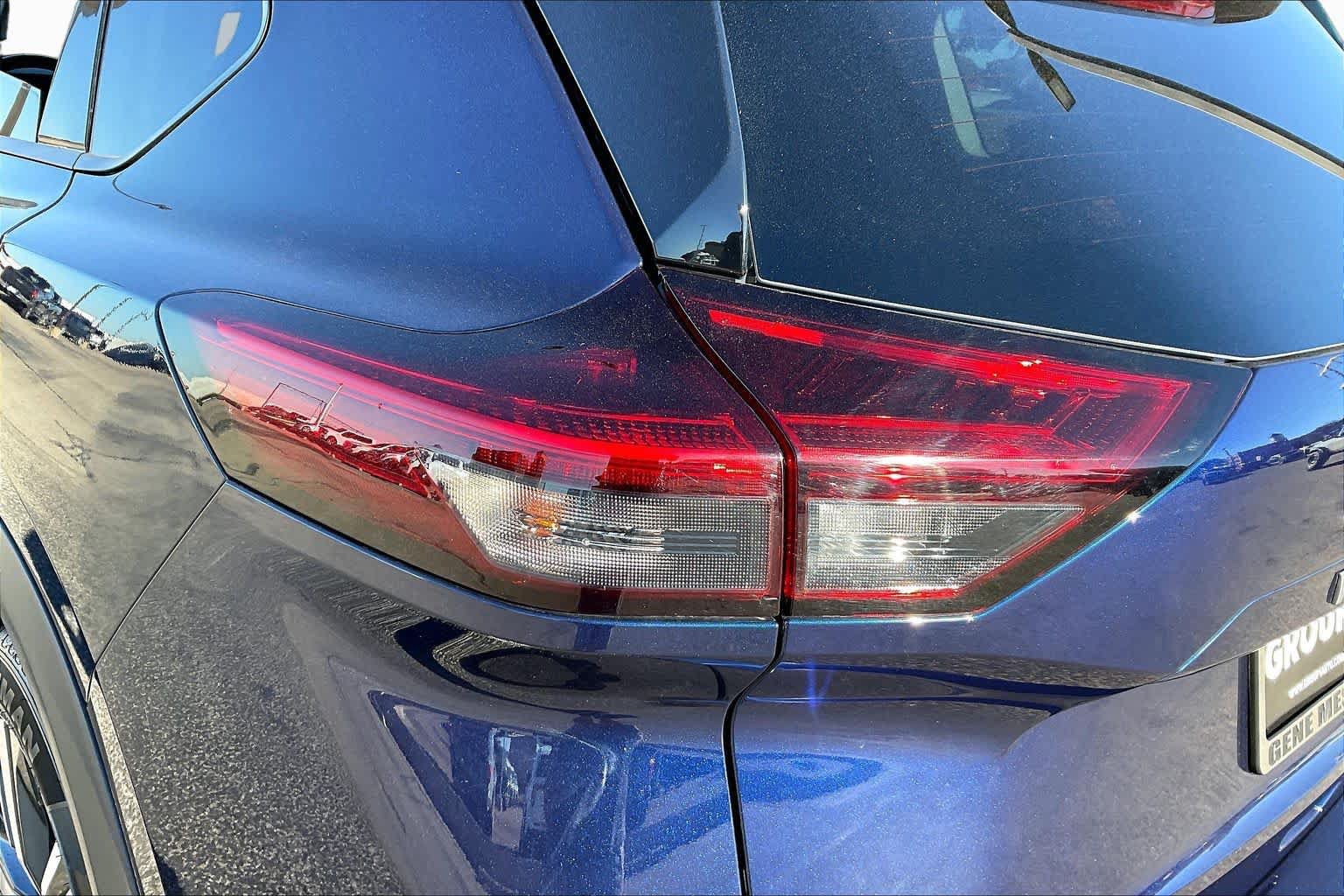 Used 2026 Nissan Rogue SL FWD image 27