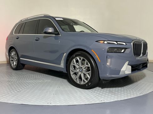 Used 2025 BMW X7 xDrive40i image 7
