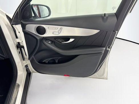 Used 2019 Mercedes-Benz GLC 300 image 25