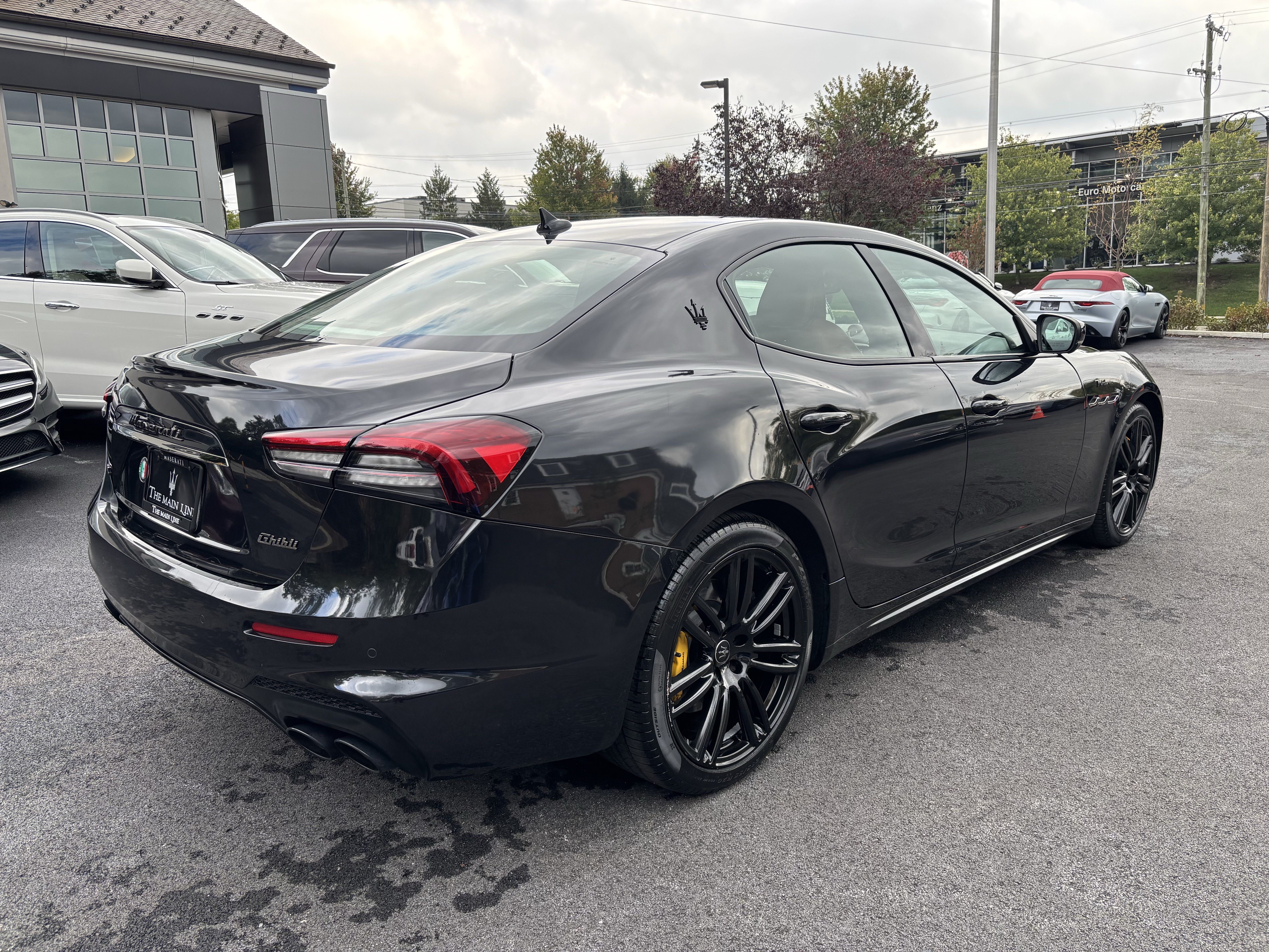 Used 2022 Maserati Ghibli Modena Q4 AWD/4WD image 12