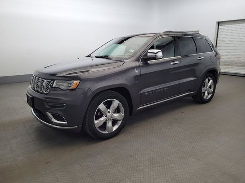 Used 2017 Jeep Grand Cherokee Summit image 2