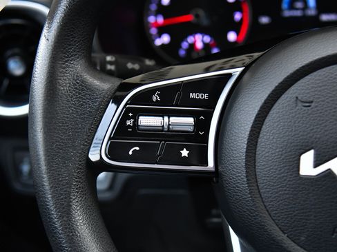 Used 2023 Kia Forte LXS image 25