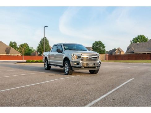Used 2018 Ford F150 XLT w/ Equipment Group 302A Luxury AWD/4WD image 3