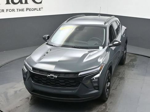Used 2026 Chevrolet Trax LT w/ Driver Confidence Package FWD image 47