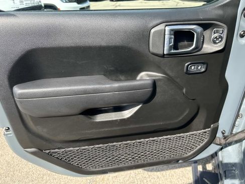 Certified 2024 Jeep Gladiator Willys image 20