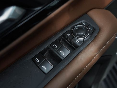 New 2026 Chevrolet Suburban High Country image 19