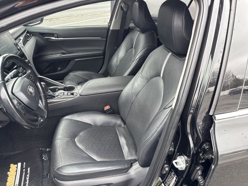 Used 2021 Toyota Camry XSE image 12