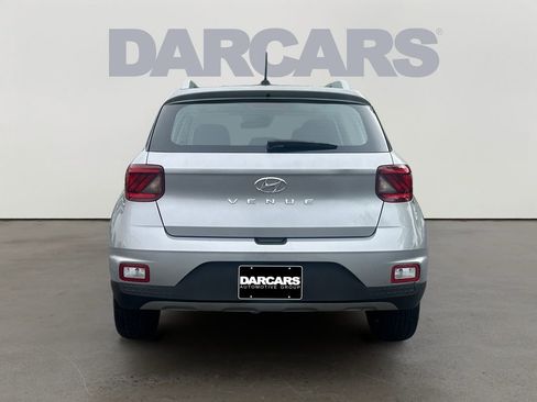 Used 2025 Hyundai Venue SEL FWD image 6
