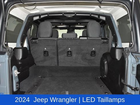 Used 2024 Jeep Wrangler Unlimited AWD/4WD image 30