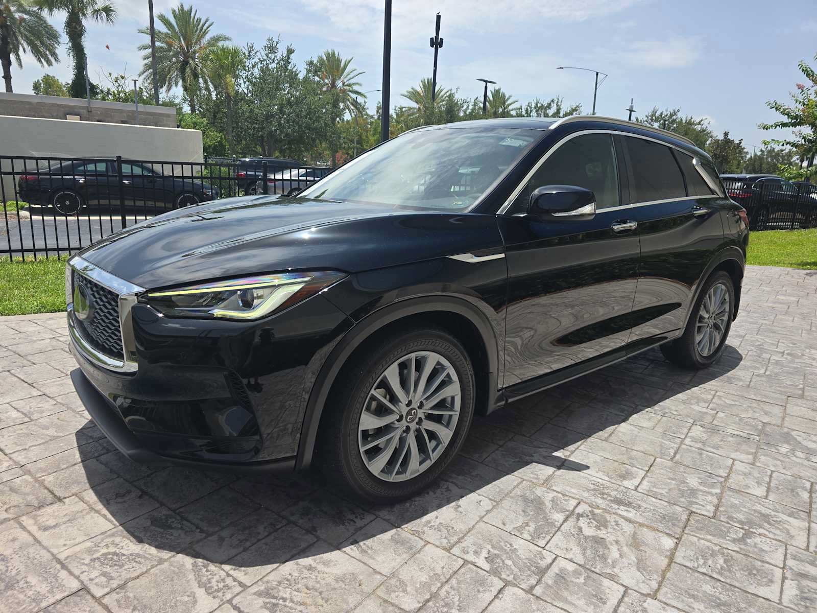 Used 2023 INFINITI QX50 Luxe FWD image 7