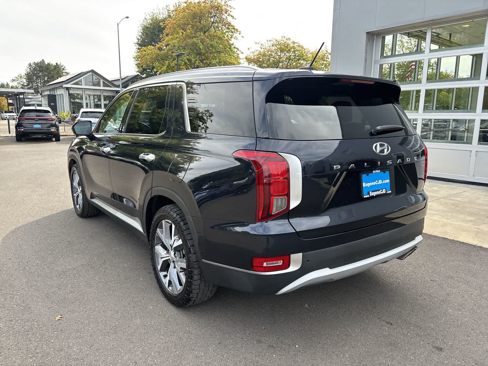 Used 2022 Hyundai Palisade SEL w/ Convenience Package AWD/4WD image 3