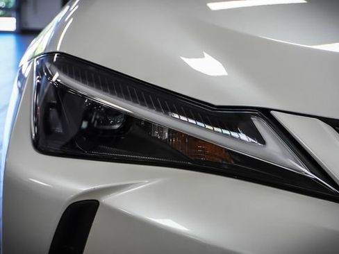 Certified 2025 Lexus UX 300h FWD w/ Accessory Package (Z2) image 28