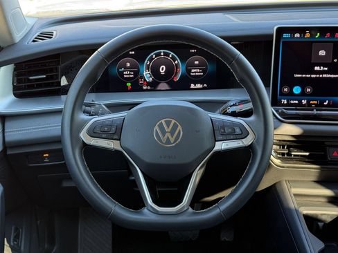 Used 2026 Volkswagen Tiguan SE AWD/4WD image 28