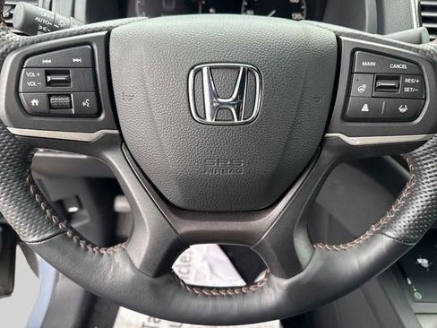Used 2025 Honda Ridgeline TrailSport image 10