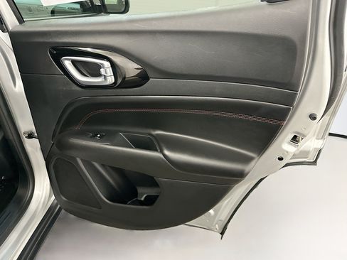 Used 2025 Jeep Compass Trailhawk AWD/4WD image 30