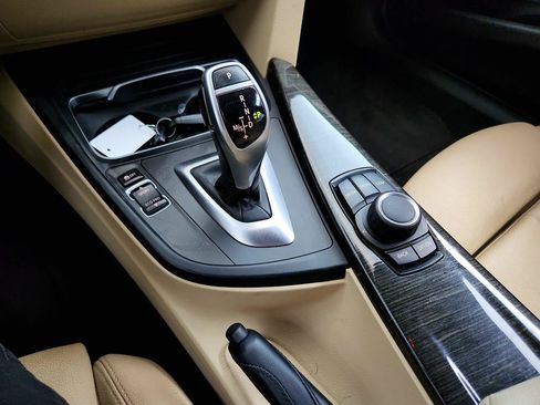 Used 2018 BMW 330i Sedan RWD image 18