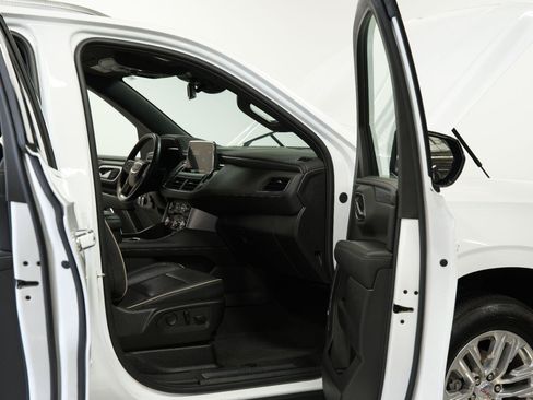 Certified 2024 GMC Yukon SLT AWD/4WD image 12