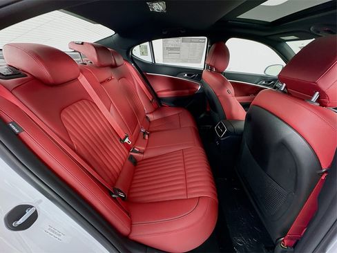 Certified 2025 Genesis G70 3.3T Advanced image 28