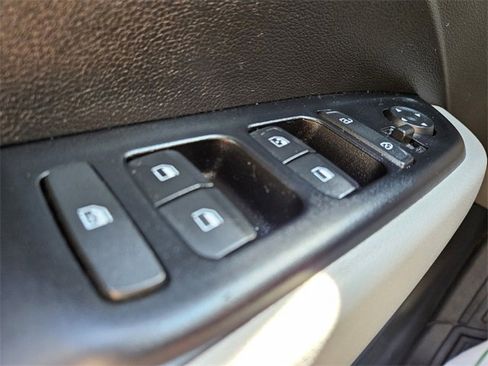 Used 2023 Hyundai Venue SEL image 31