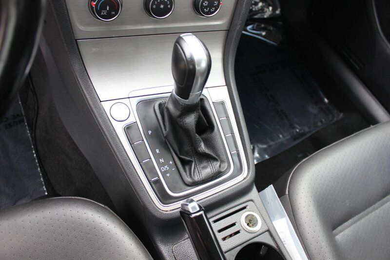 Used 2015 Volkswagen Golf TDI S FWD image 12