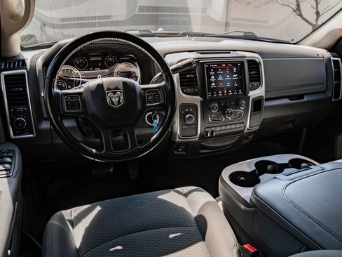 Used 2018 RAM 3500 SLT w/ Luxury Group AWD/4WD image 4