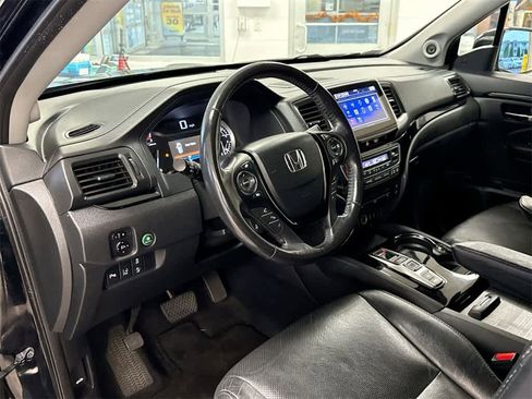 Certified 2017 Honda Pilot Elite image 10