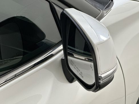 Used 2021 Toyota Highlander XLE image 10