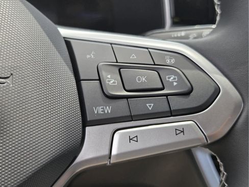 New 2026 Volkswagen Taos SE FWD image 28