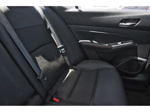 Used 2024 Nissan Altima 2.5 SR FWD image 12
