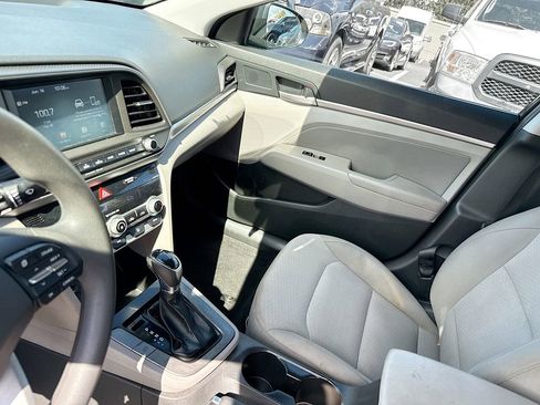 Used 2020 Hyundai Elantra SEL image 24
