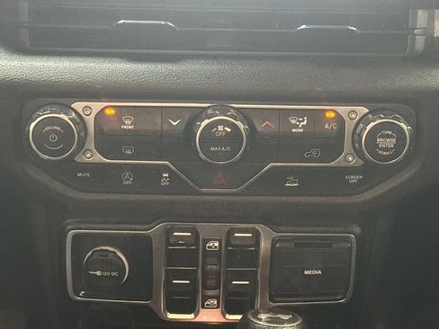 Used 2024 Jeep Wrangler Unlimited Sport AWD/4WD image 15