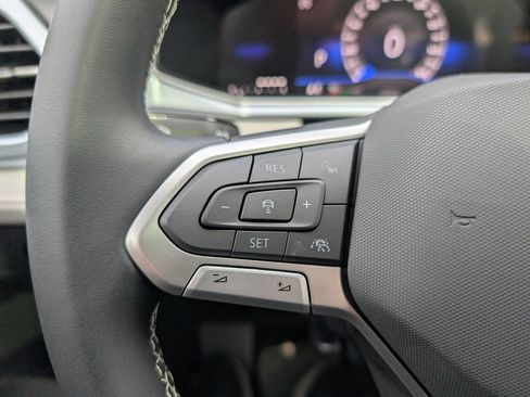 New 2026 Volkswagen Taos SE FWD image 16