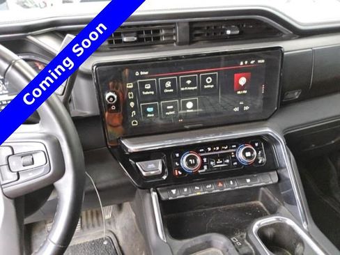 Used 2025 GMC Sierra 3500 Denali w/ Denali Reserve Package image 9
