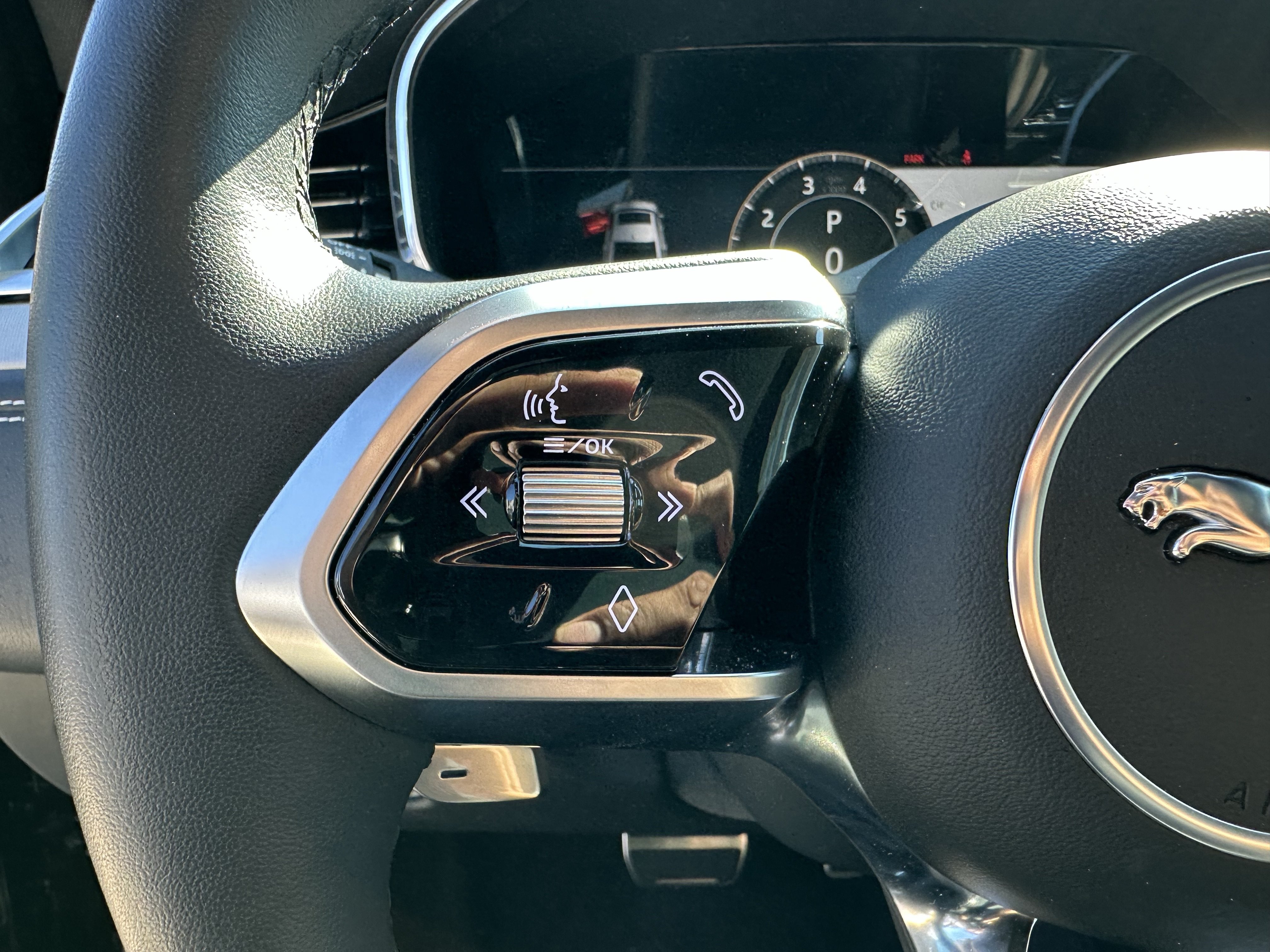 Certified 2024 Jaguar XF R-Dynamic SE AWD/4WD image 20