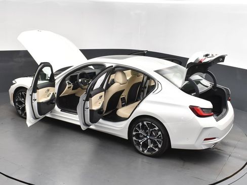 Certified 2025 BMW 330i Sedan w/ Premium Package image 47